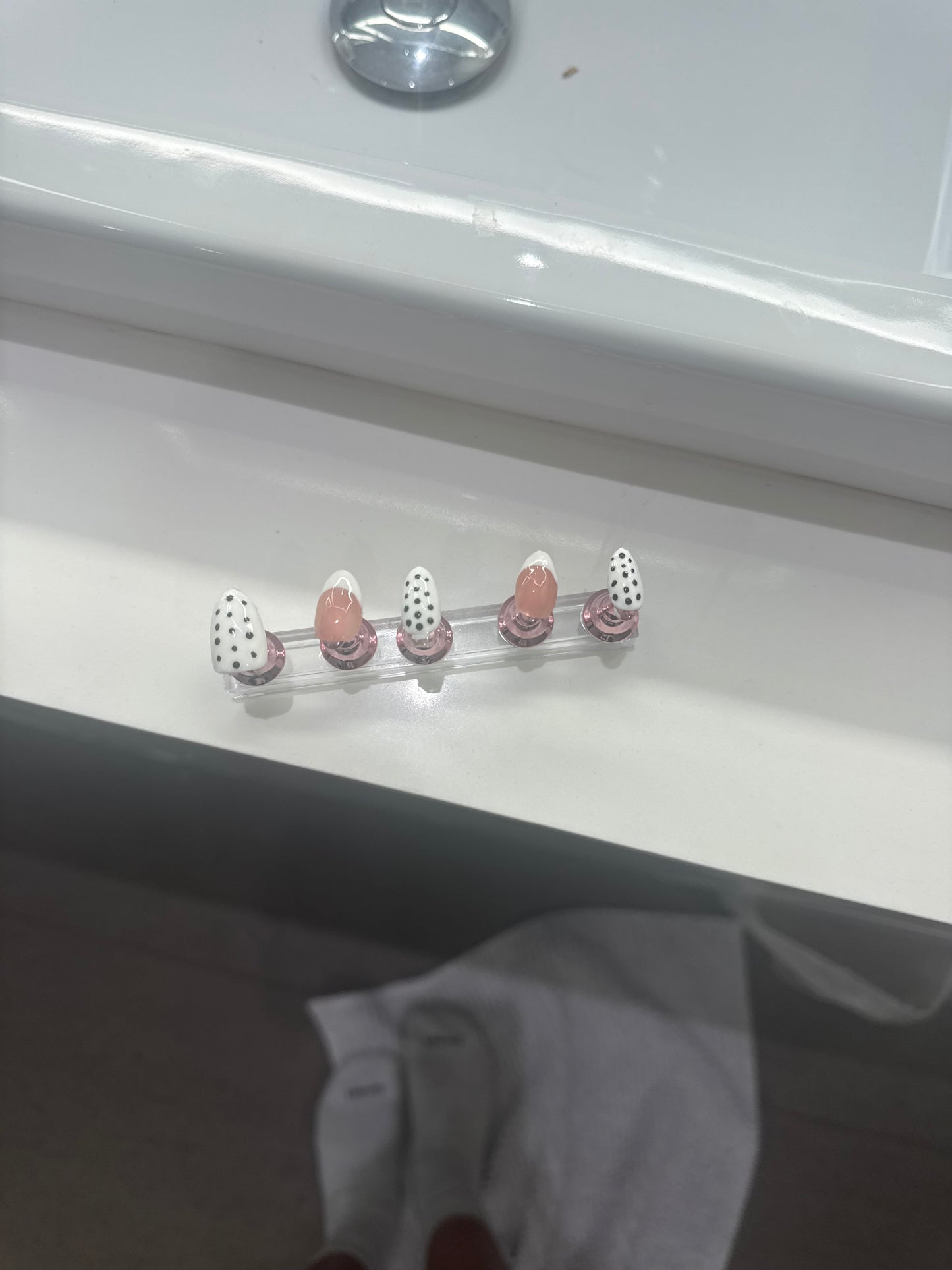 Polkadot nails by Nails by M